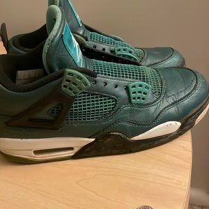Jordan 4s